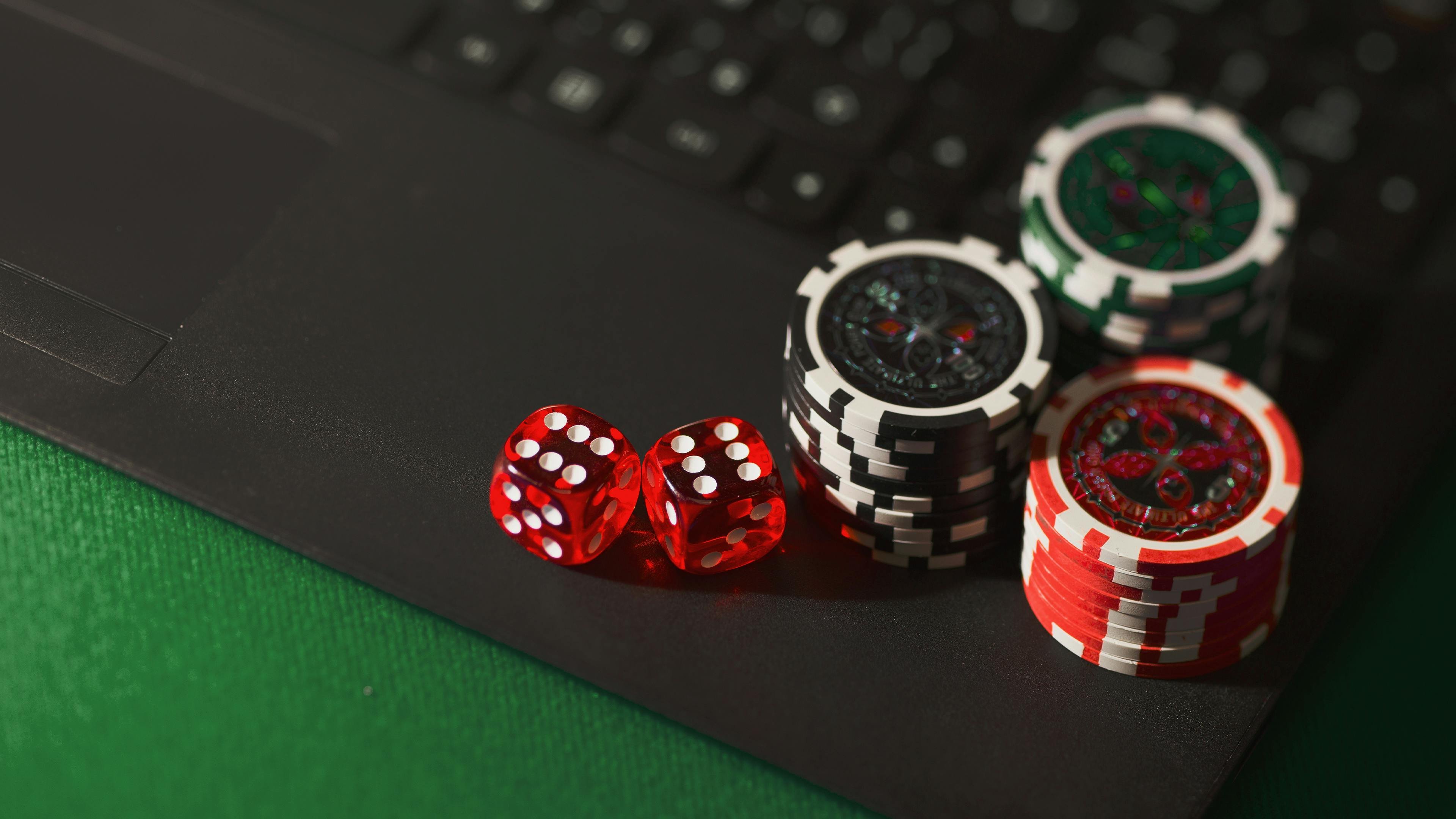 p828 slot game catalogue displayed on mobile screen